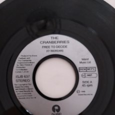 Discos de vinilo: THE CRANBERRIES,FREE TO DECIDE, SINGLE VERSION JUKEBOX ISJB 637. Lote 362579435