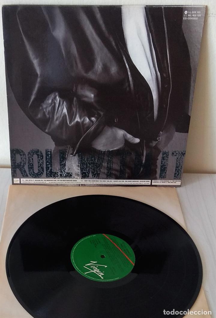 Discos de vinilo: STEVE WINWOOD - ROLL WITH IT VIRGIN -1988 - Foto 2