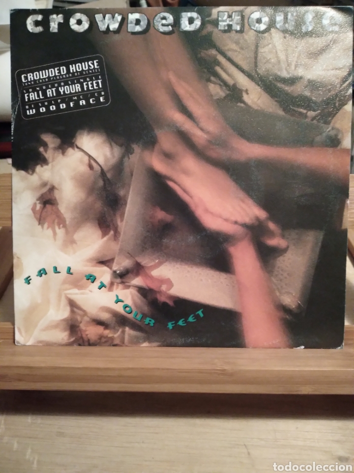 Discos de vinilo: CROWDED HOUSE-FALL AT YOUR FEET-SINGLE VINILO- - Foto 1