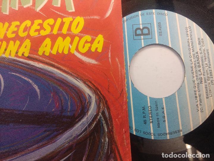 Discos de vinilo: NG LA BANDA/NECESITO UNA AMIGA/SINGLE. - Foto 2