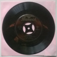 Discos de vinilo: BILL HALEY & HIS COMETS. ROCK AROUND THE CLOCK/ A.B.C. BOOGIE. BRUNSWICK, GERMANY 1955 SINGLE. Lote 365763961