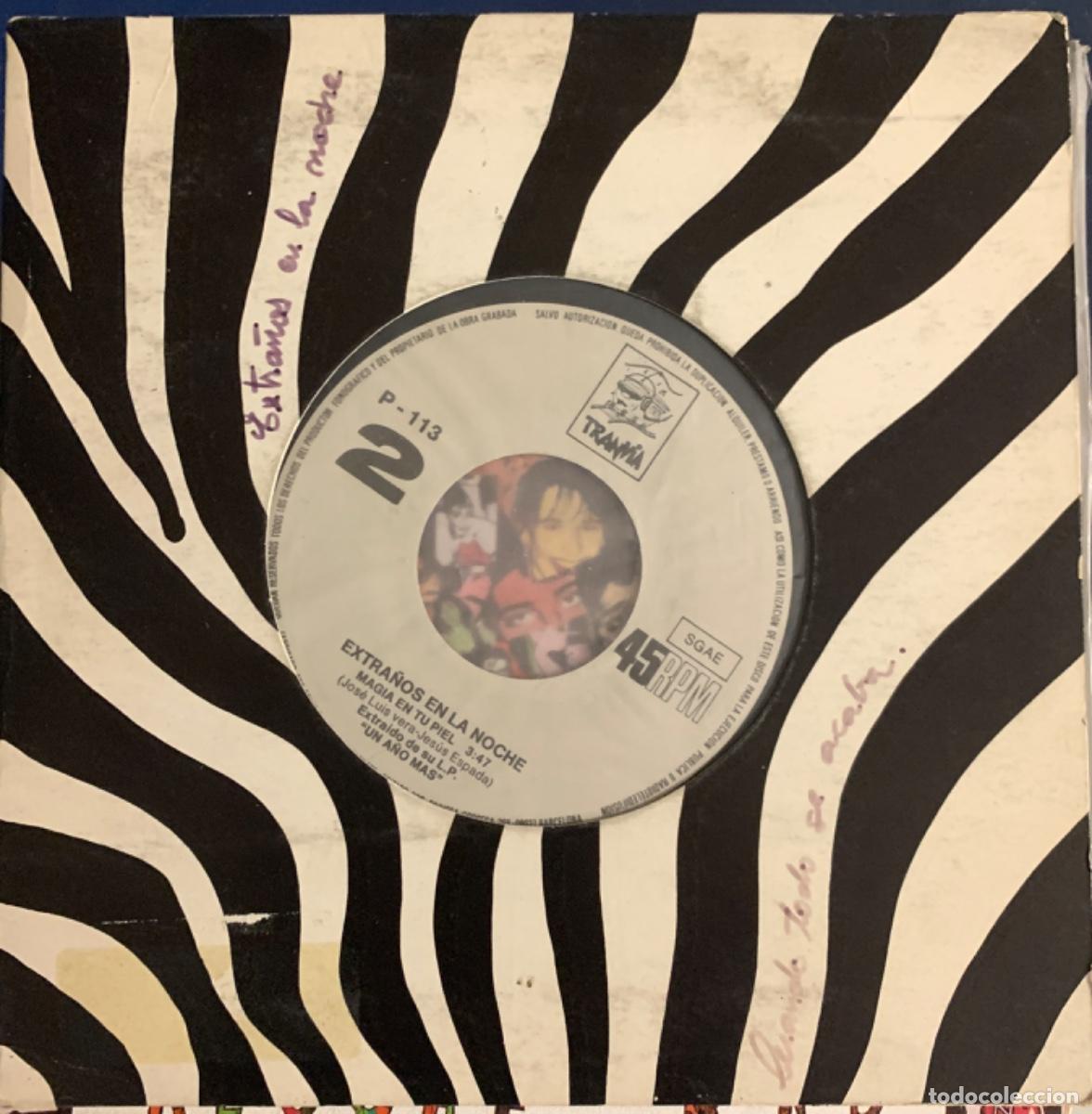 Disques de vinyle: Cuando todo se acaba Extra&ntilde;os en la noche