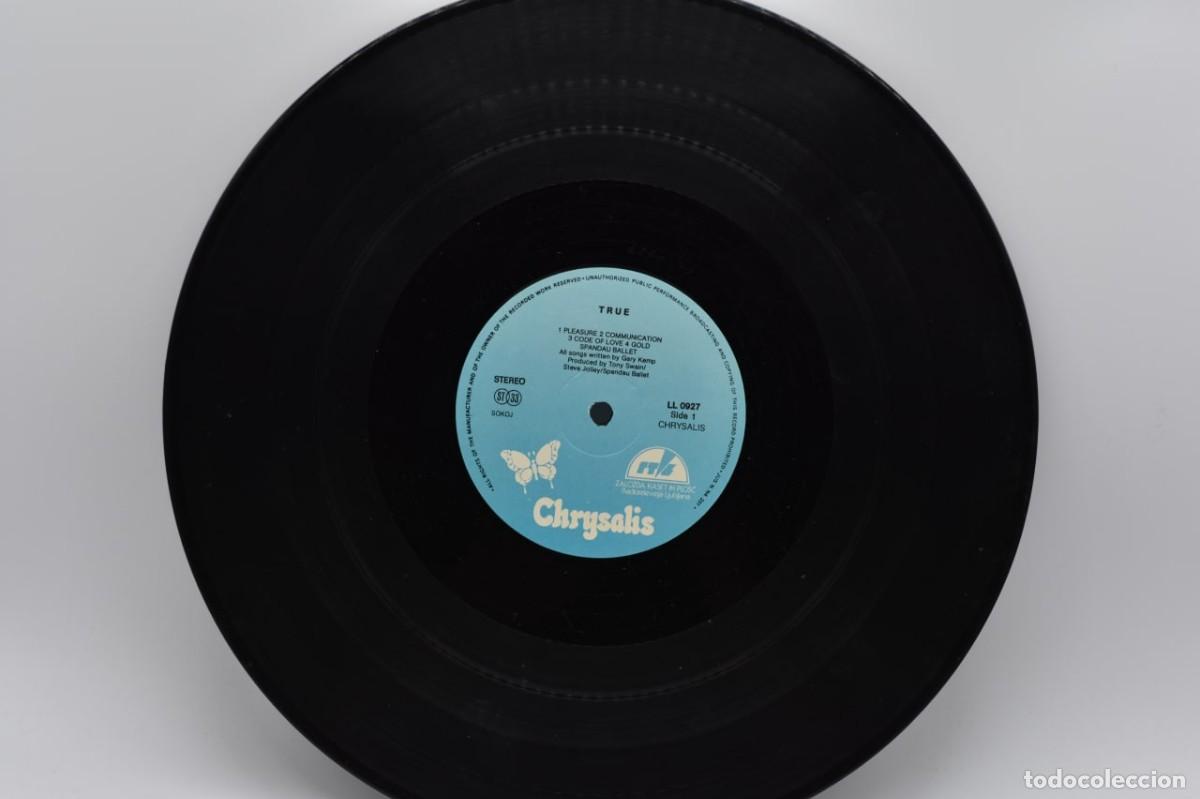 Discos de vinilo: Spandau Ballet &ndash; True // CHRYSALIS LL 0927 // 1983 - Foto 3
