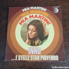 Discos de vinilo: MIA MARTINI - INNO / E STELLE STAN PIOVENDO 1975 SPAIN. Lote 366372411