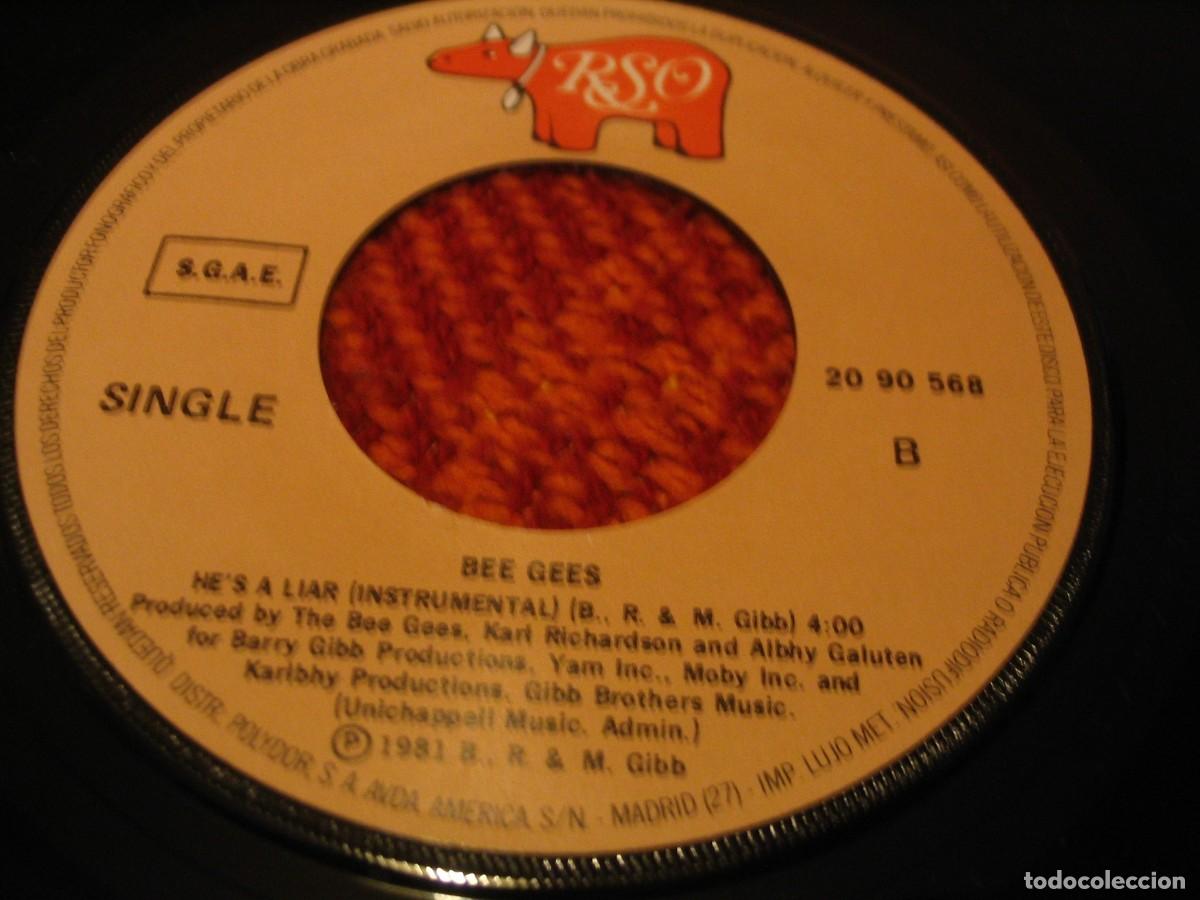 Discos de vinilo: BEE GEES SINGLE 45 HE`S A LIAR RSO ESPA&Ntilde;A 1981 - Foto 4