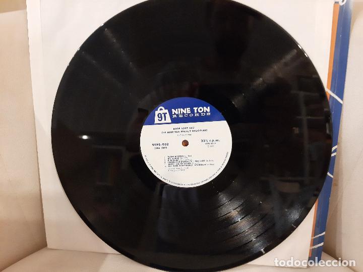 Discos de vinilo: NINE TON PEANUT SMUGGLERS -DROP SOME LEG!- (2009) LP DISCO VINILO - Foto 2