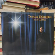 Discos de vinilo: TOMMY KÖRBERG – JULEN ÄR HÄR