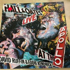 Discos de vinilo: DARYL HALL & JOHN OATES - LIVE AT THE APOLLO + ENCARTE DE FOTOS 1985 SPAIN - PROMO !. Lote 370346876