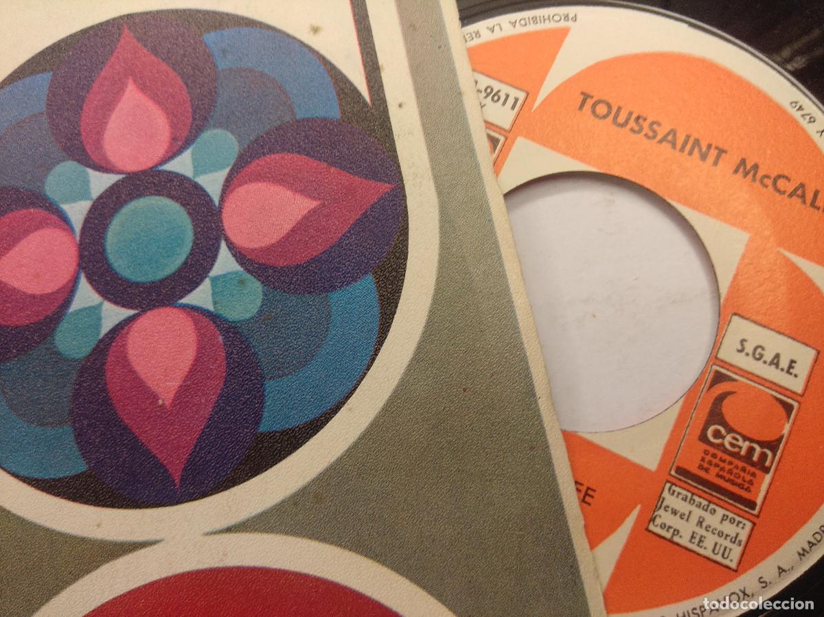 Discos de vinilo: TOUSSAINT MCCALL/ONE TABLE AWAY/SINGLE. - Foto 2