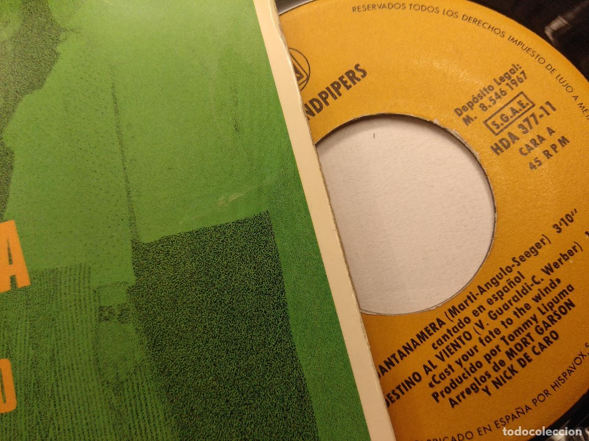 Discos de vinilo: THE SANDPIPERS/GUANTANAMERA/SINGLE. - Foto 2