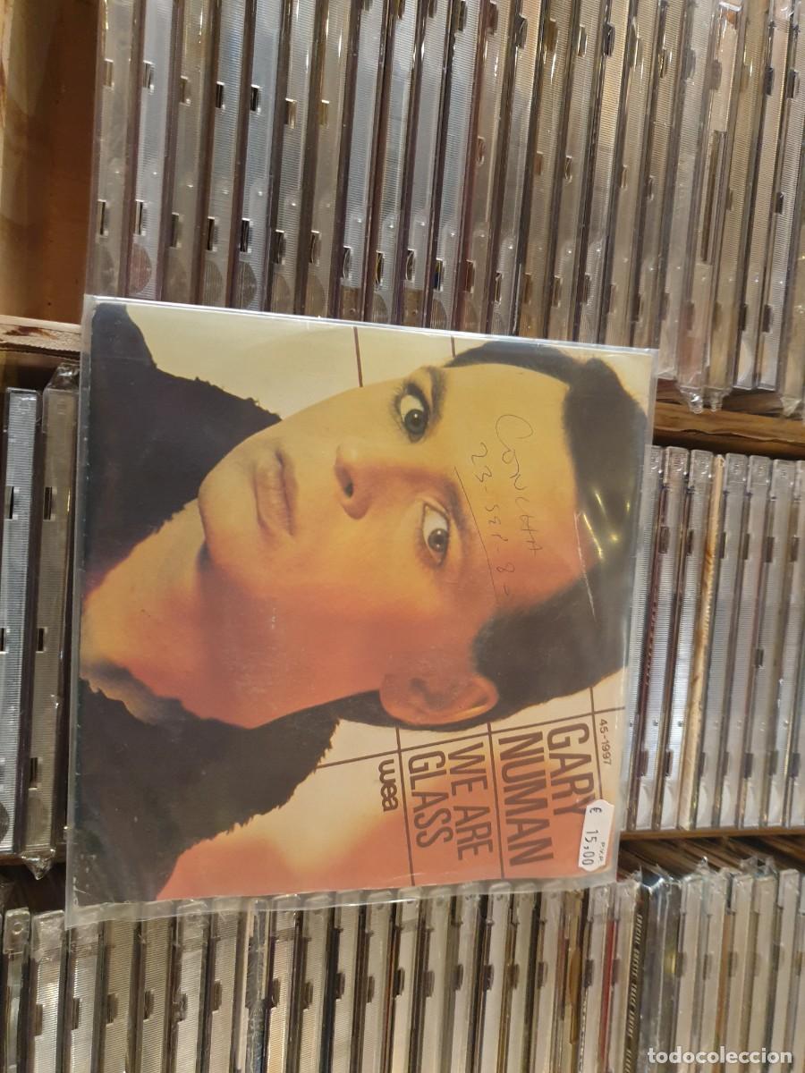 Discos de vinilo: 7&rdquo; Gary Numan we are glass - Foto 2