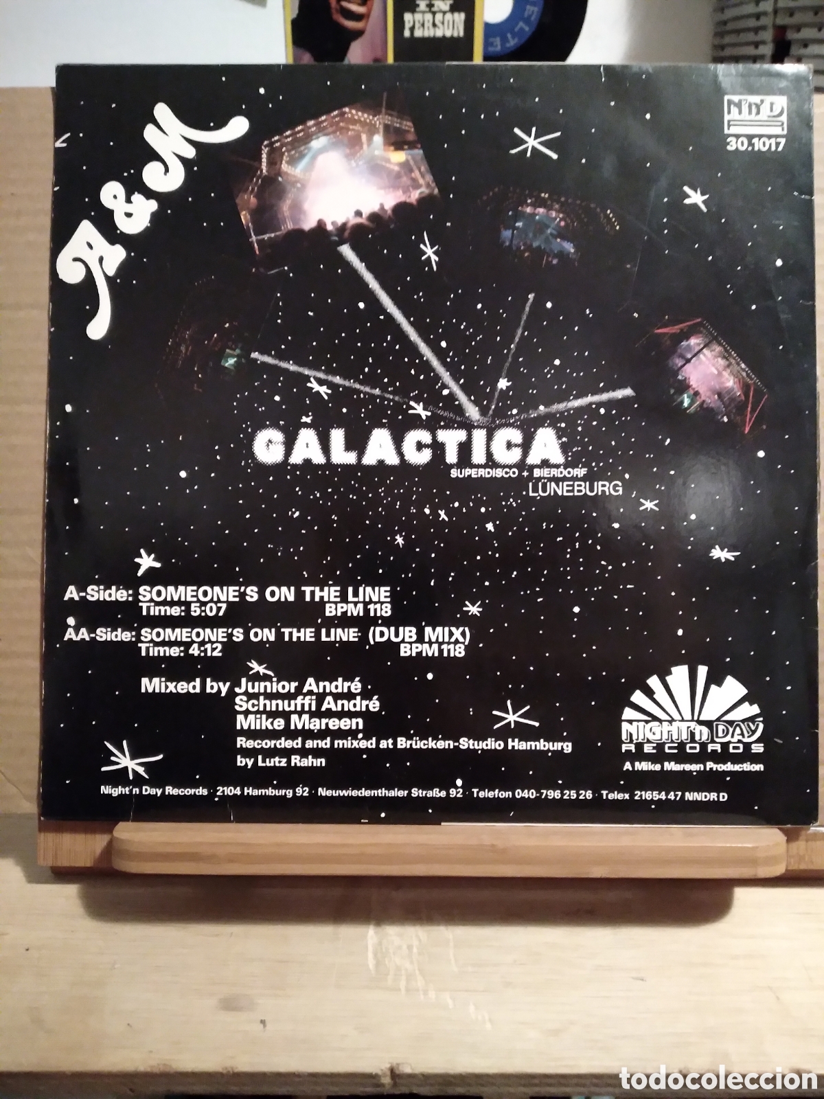 Discos de vinilo: A & M-SOMEONES ON THE LINE-MAXI SINGLE VINILO-SYNTH POP DISCO- - Foto 2