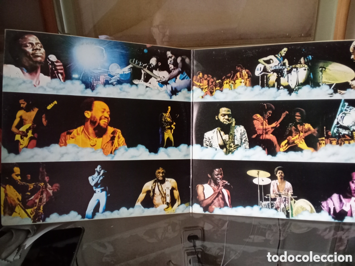 Discos de vinilo: EARTH ,WIND ,& FIRE 1975 CBS SPAIN DOBLE LP - Foto 2