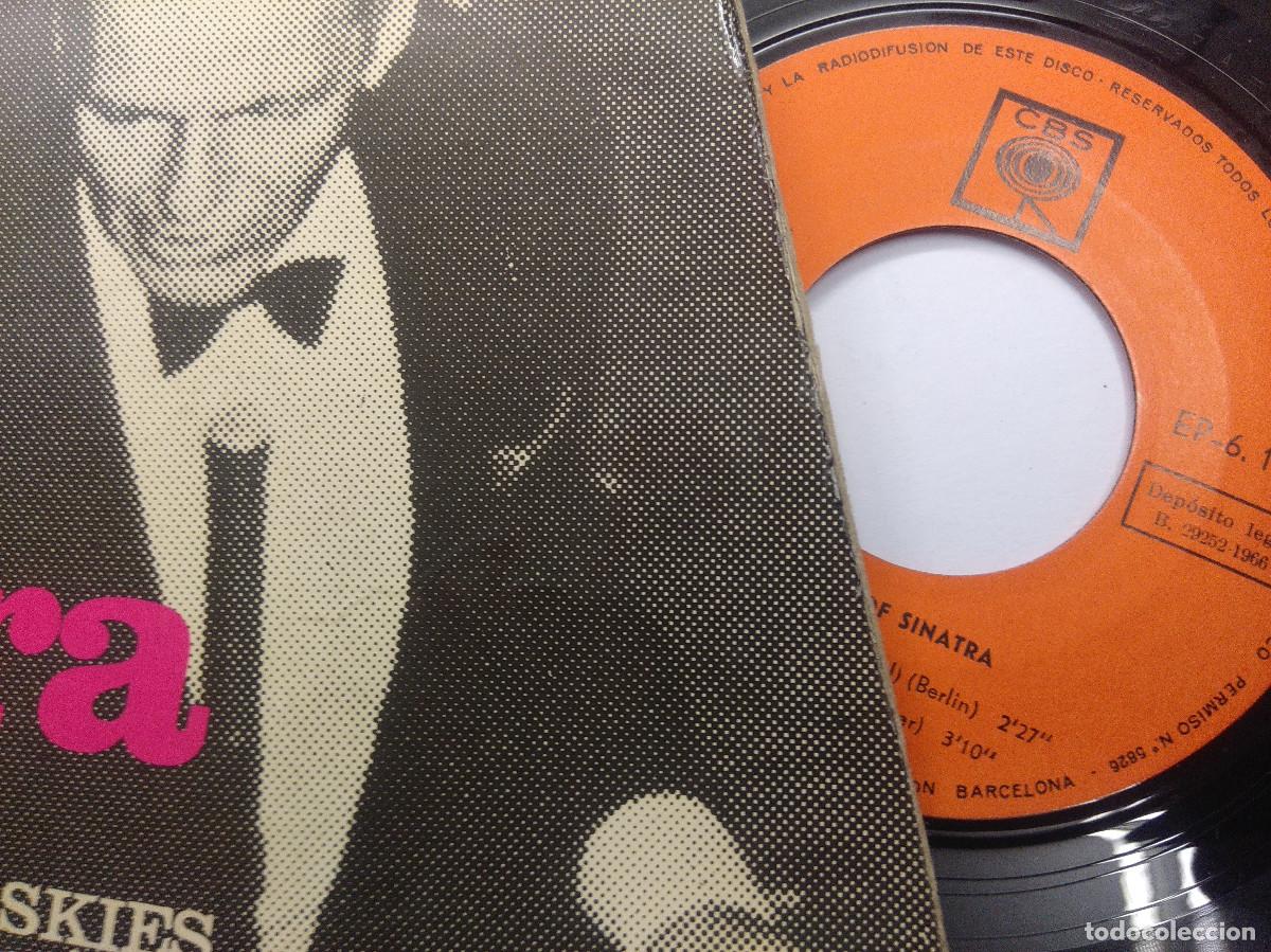 Discos de vinilo: THE BEST OF SINATRA/SINGLE. - Foto 2