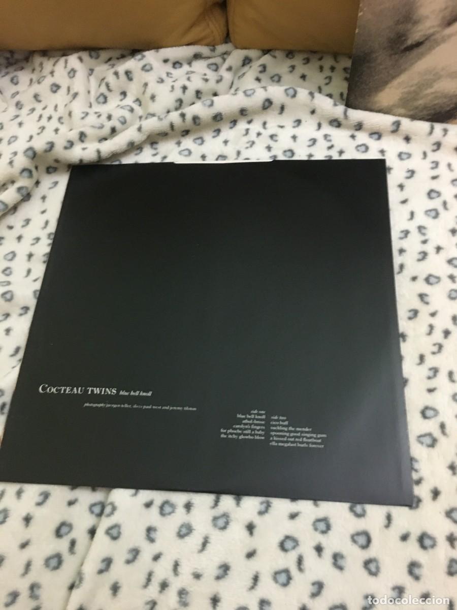Discos de vinilo: Cocteau Twins &lrm;&ndash; Blue Bell Knoll - Foto 4