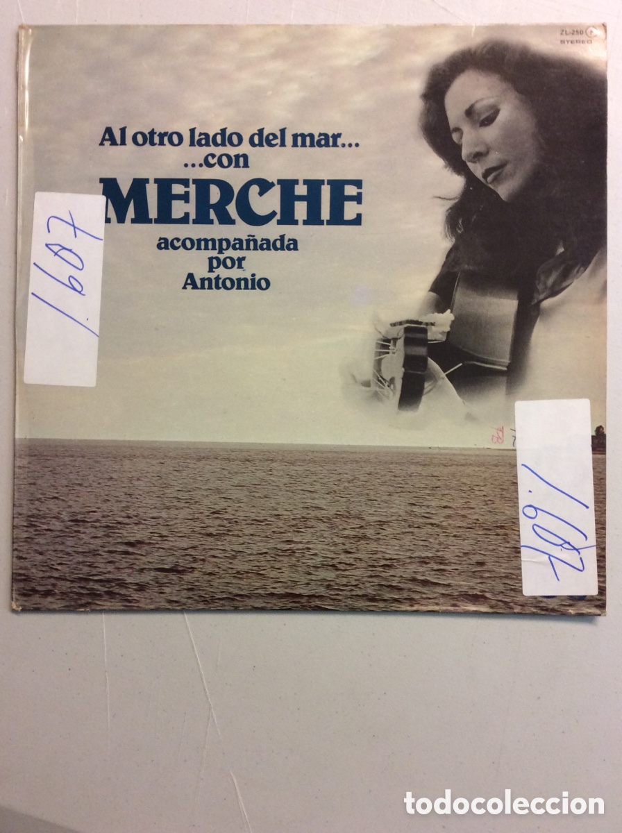 Dischi in vinile: Al otro lado del mar... con Merche, acompa&ntilde;ada por Antonio.