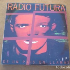 Discos de vinilo: RADIO FUTURA ‎ DE UN PAÍS EN LLAMAS. Lote 380372984