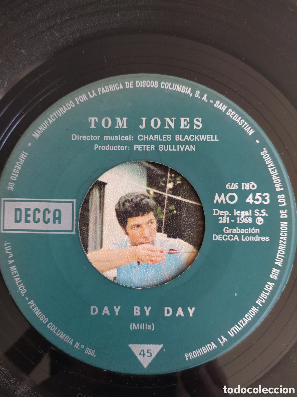 Discos de vinilo: Single Tom Jones. Help yourself / Day by day - Foto 4