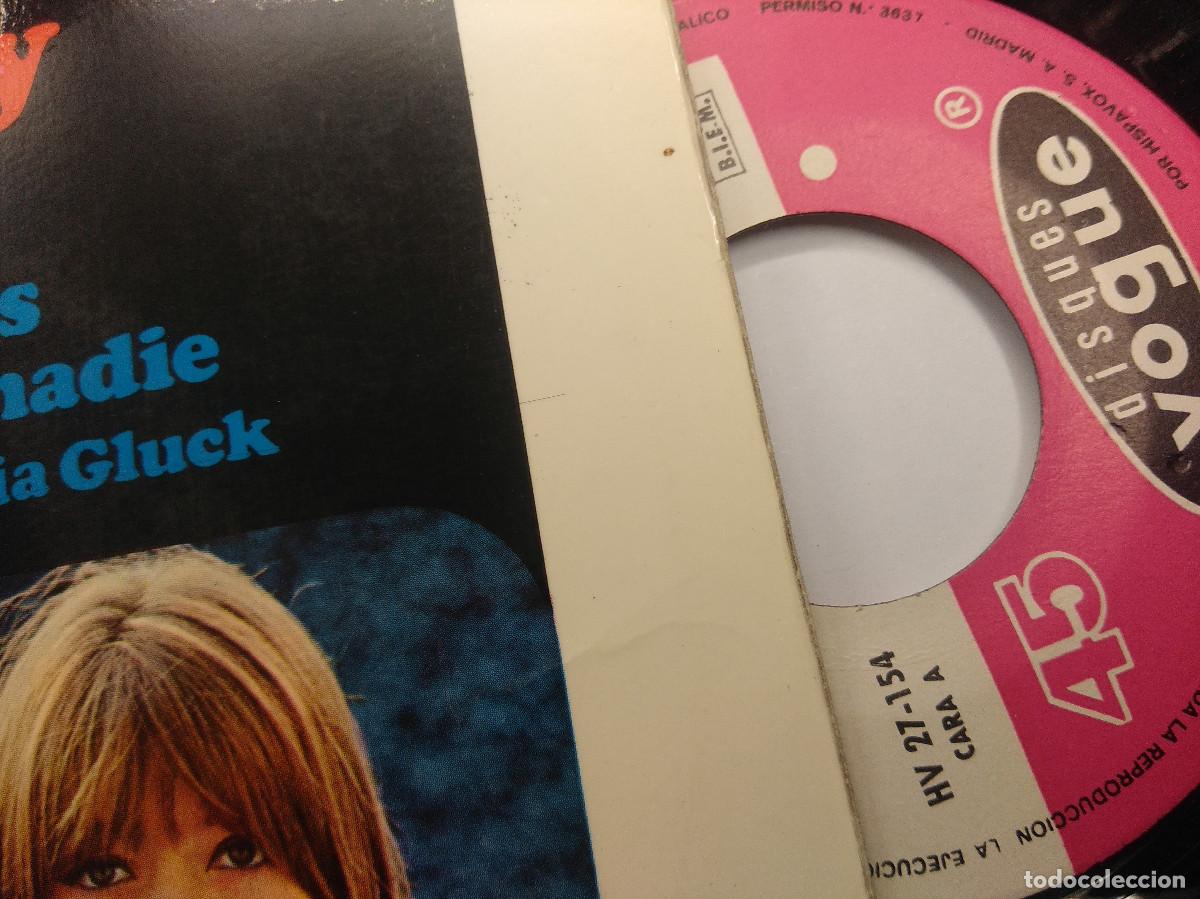 Discos de vinilo: FRANCOISE HARDY/EL MUCHACHO DE LA VIA GLUCK/SINGLE. - Foto 2