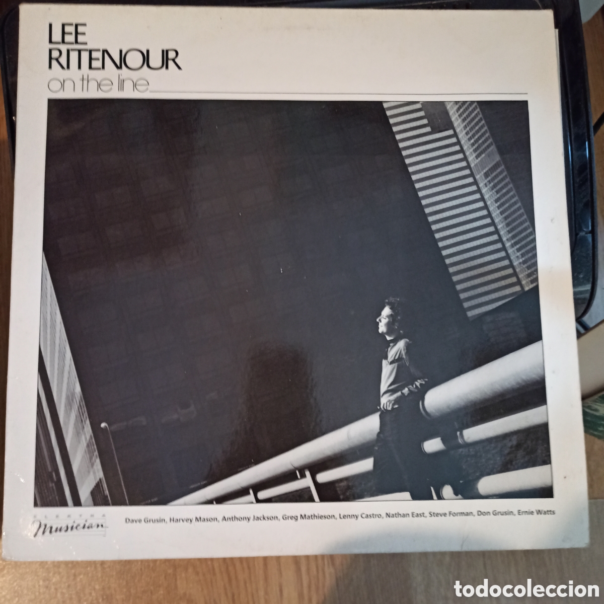 Discos de vinilo: Lee Ritenour &lrm;&ndash; On The Line - Foto 1