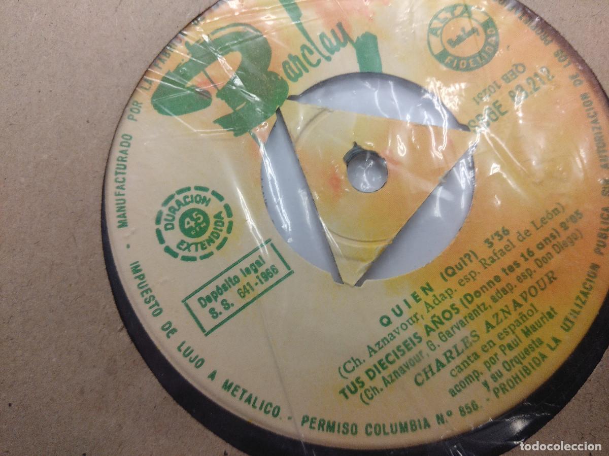 Discos de vinilo: CHARLES AZNAVOUR/QUIEN/SINGLE PROMOCIONAL. - Foto 2