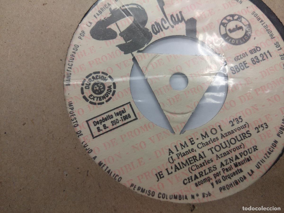 Discos de vinilo: CHARLES AZNAVOUR/AIME MOI/SINGLE PROMOCIONAL. - Foto 3