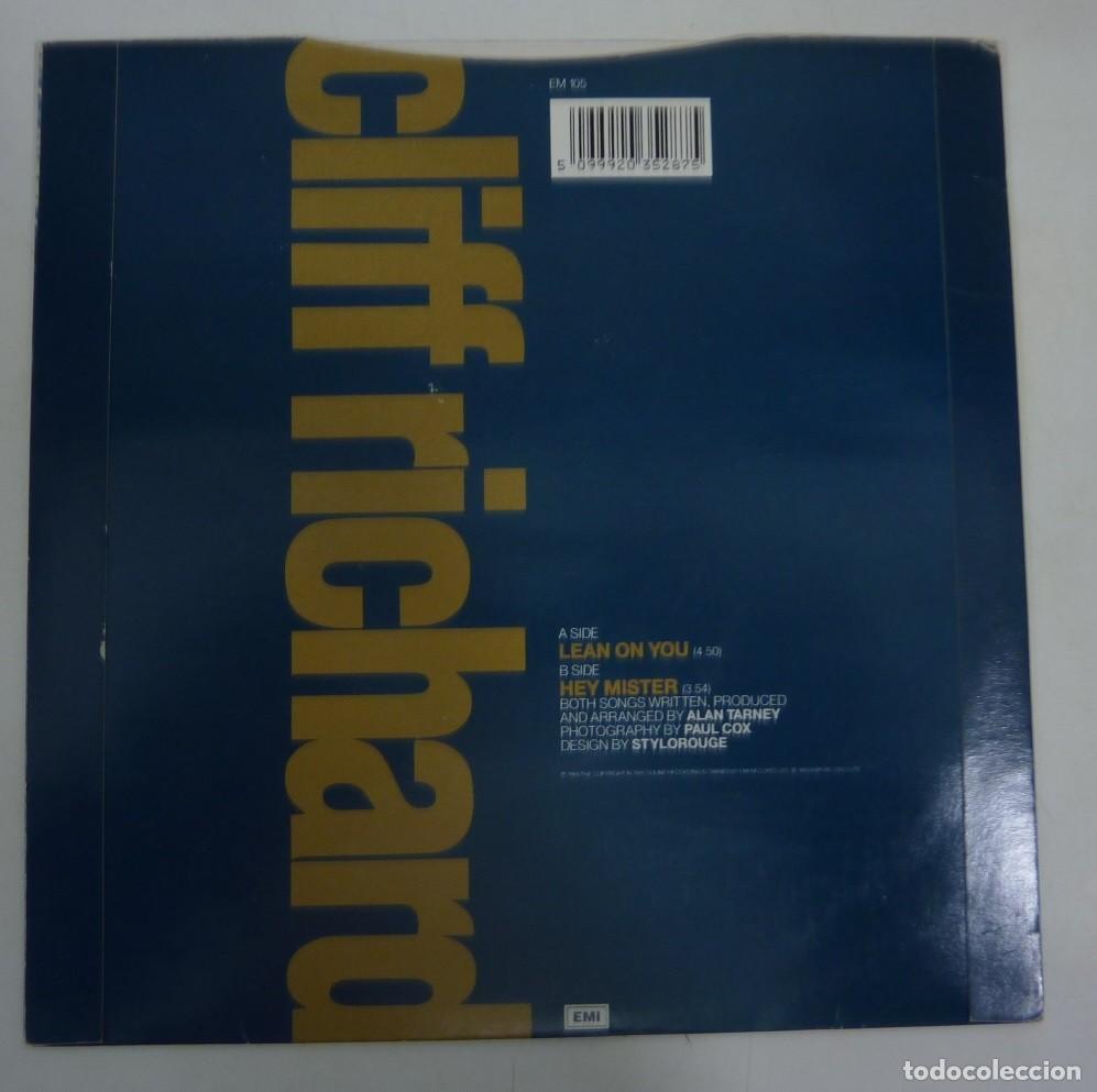 Discos de vinilo: CLIFF RICHARD // LEAN ON YOU // ENGLAND // 1989 // SINGLE - Foto 2