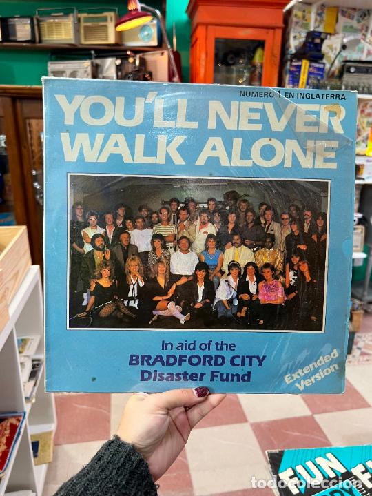 Discos de vinil: LP YOULL NEVER WALK ALONE - IN AID OF THE BRADFORD CITY DISASTER FUND