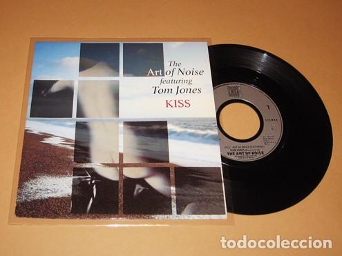 Discos de vinilo: TOM JONES / THE ART OF NOISE - KISS - SINGLE - 1988 - HIT DE PRINCE