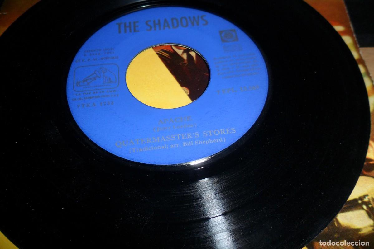 Discos de vinilo: THE SHADOWS - APACHE + 3 ep 1961 - Foto 4