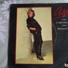 Discos de vinilo: OLIVIA NEWTON-JOHN – A LITTLE MORE LOVE / BORROWED TIME (EMI 1978). Lote 393477944