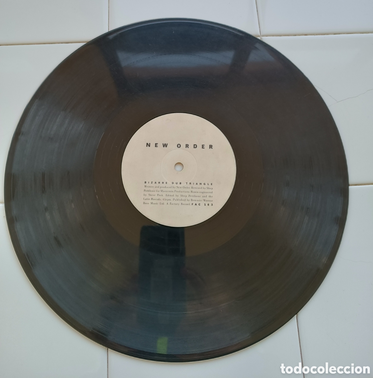 Discos de vinilo: NEW ORDER. Bizarre dub triangle. 1986 - Foto 1