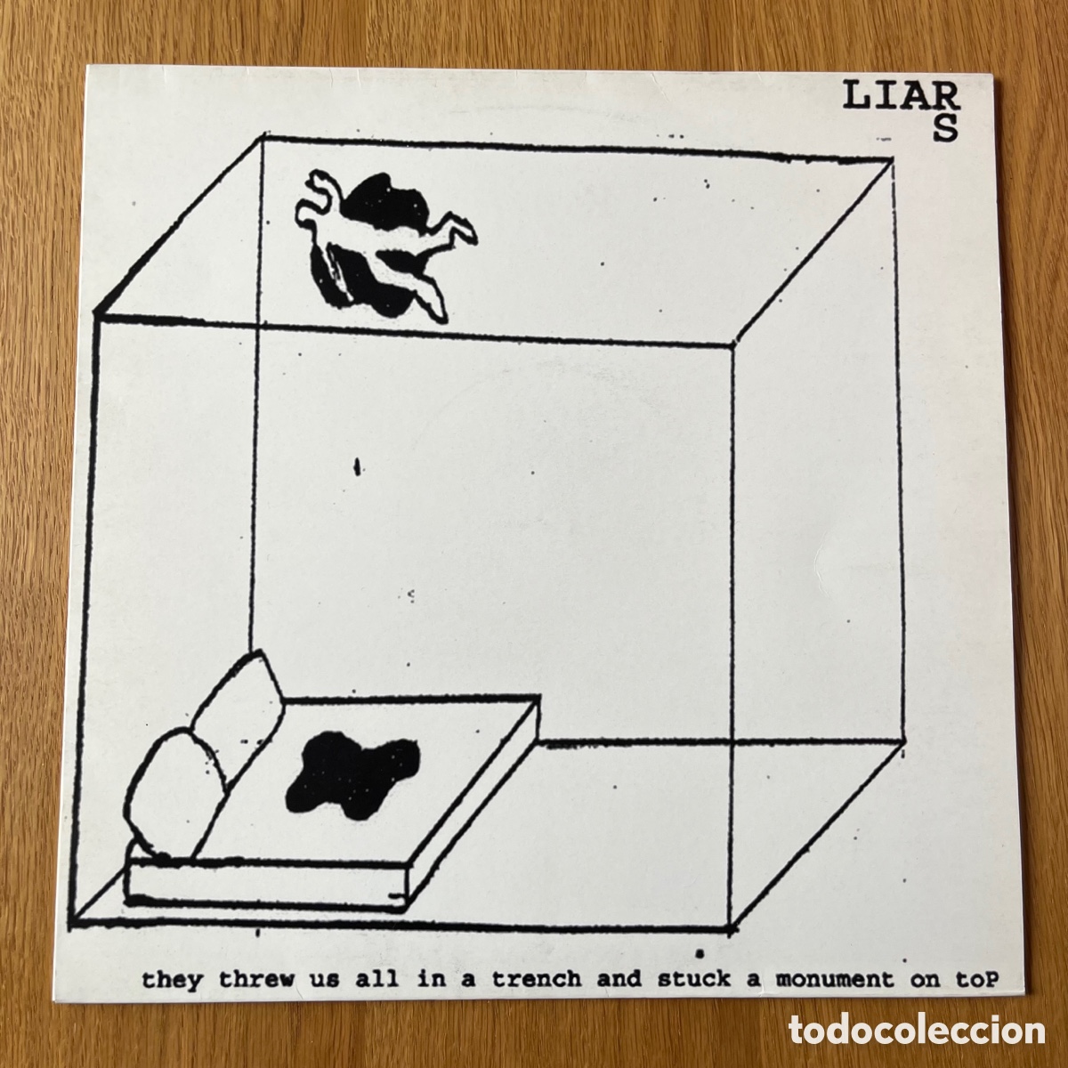 Discos de vinilo: Liars - The threw us all&hellip; - LP - Foto 1
