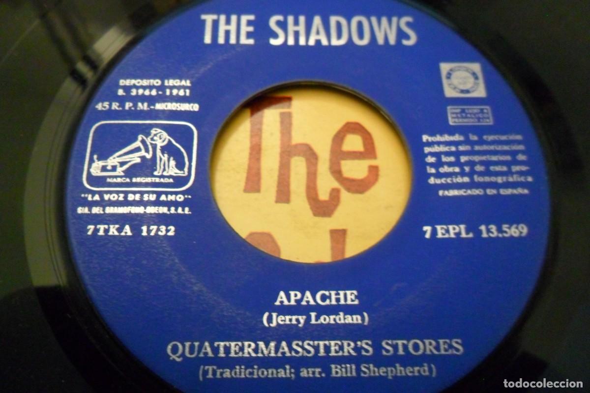 Discos de vinilo: THE SHADOWS - APACHE + 3 ep 1961 - Foto 5