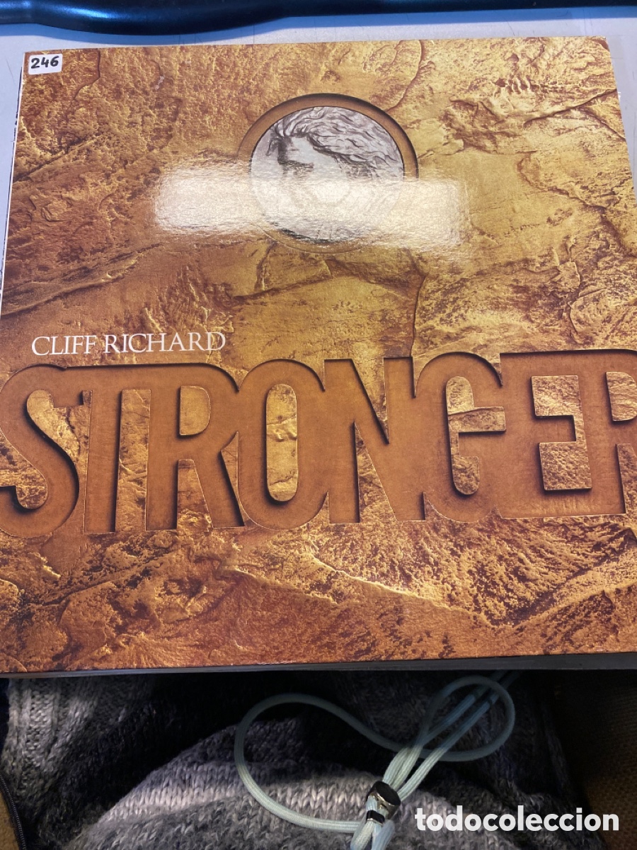 Discos de vinilo: CLIFF RICHARD - STRONGER LP SPAIN - Foto 1