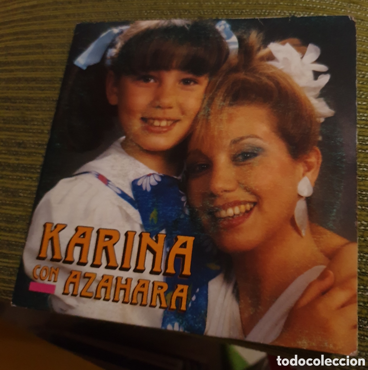 Discos de vinilo: Karina con Azahara - vive y deja vivir - Foto 1