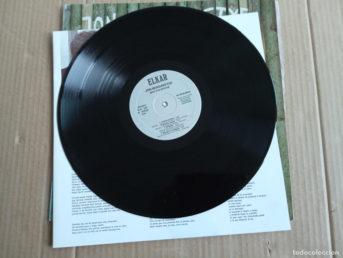 Discos de vinilo: JON BERGARETXE - GAUR ERE GOIZEGI LP 1990 - Foto 3