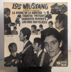 Discos de vinilo: LA AYUDA DE LA AMISTAD / TABATHA TWITCHIT / SARGENTO PEPPER´S / LOS DOS TAN FELICES. EP. LOS MUSTANG