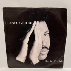 Discos de vinilo: SINGLE - LIONEL RICHIE - DO IT TO ME / BALLERINA GIRL - MOTOWN RECORDS - 1992. Lote 401015124