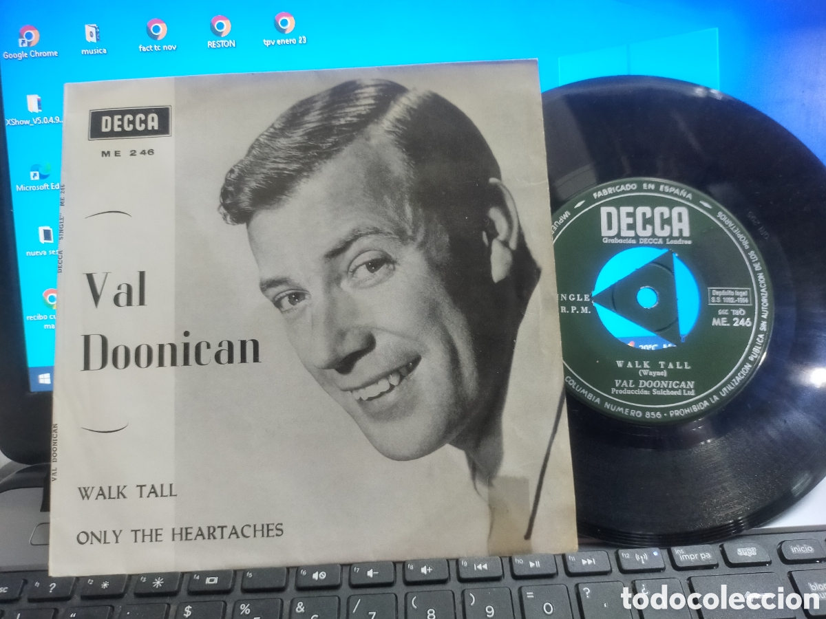 Discos de vinilo: Val doonican single walk tall Espa&ntilde;a 1964 - Foto 1