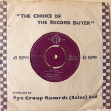 Discos de vinilo: BENNY HILL. TRANSISTOR RADIO/ GYPSY ROCK. PYE, UK 1961 SINGLE. Lote 401188199