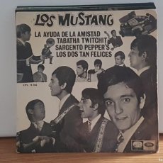 Discos de vinilo: C1 - LOS MUSTANG ”LA AYUDA DE LA AMISTAD / SARGENTO PEPPER'S / TABATHA TWITCHIT +1” - SINGLE AÑO1967. Lote 401331934