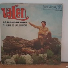 Discos de vinilo: C1 - VALEN ”LA MANO DE DIOS / EL HUMO DE LAS FÁBRICAS” - SINGLE AÑO 1967. Lote 401538349