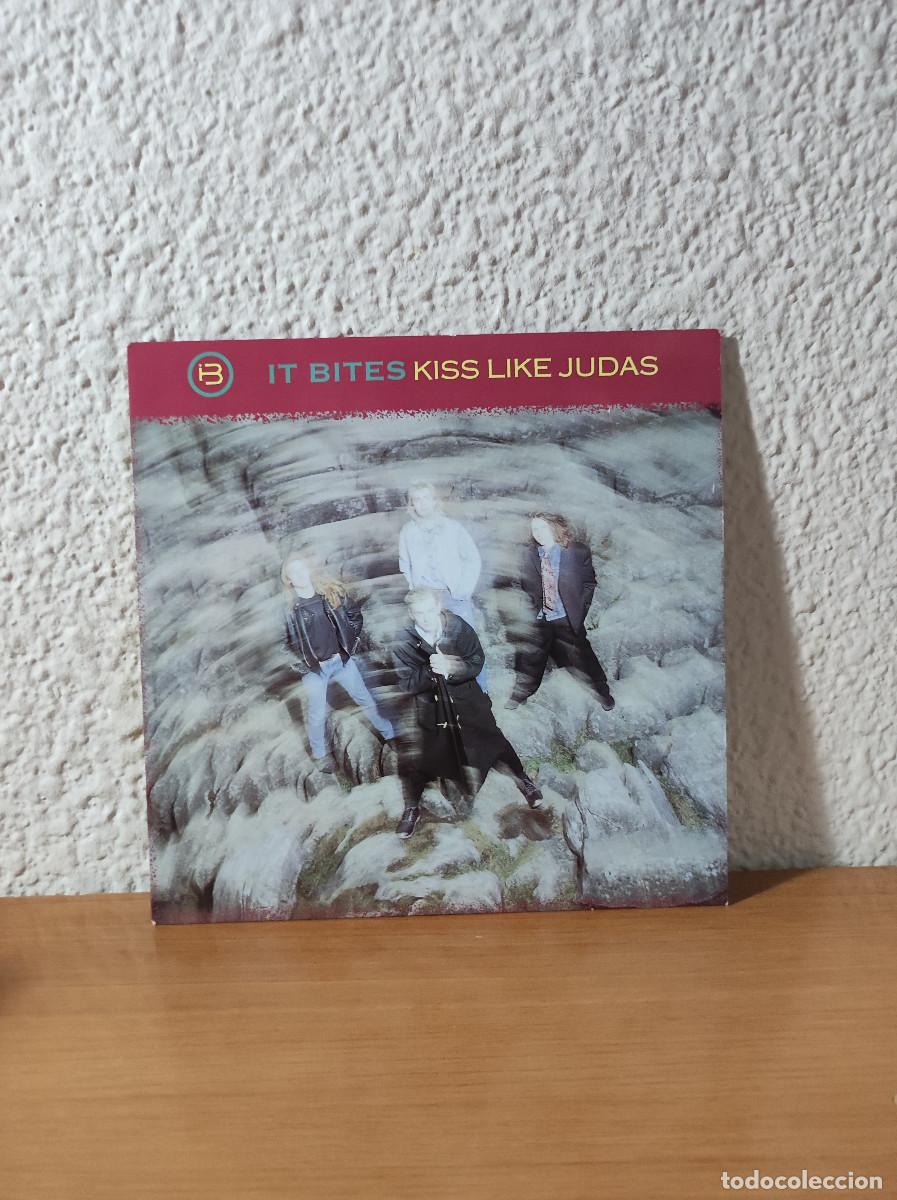Discos de vinilo: It Bites &ndash; Kiss Like Judas - Foto 1