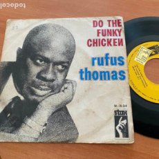 Discos de vinilo: RUFUS THOMAS (DO THE FUNKY CHICKEM) SINGLE ESPAÑA 1970 (EPI15). Lote 402009264