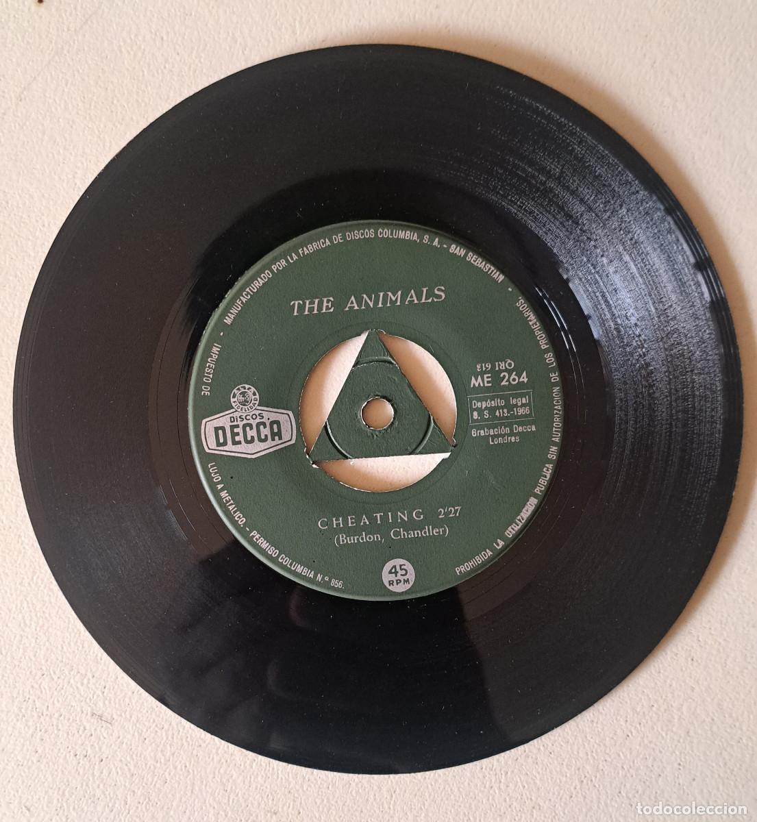 Discos de vinilo: SINGLE VINILO THE ANIMALS DON&acute;T BRING ME DOWN / CHEATING 1966 - Foto 3