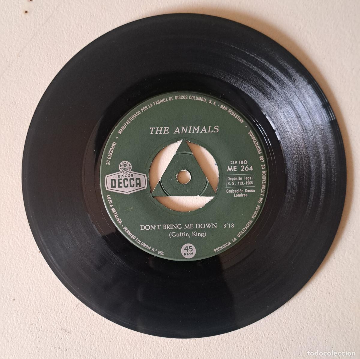 Discos de vinilo: SINGLE VINILO THE ANIMALS DON&acute;T BRING ME DOWN / CHEATING 1966 - Foto 4