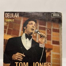 Discos de vinilo: SINGLE - TOM JONES - DELILAH / SMILE - DECCA - SAN SEBASTIAN 1967. Lote 402407804