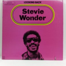 Discos de vinilo: STEVIE WONDER LOOKING BACK TRIPLE LP. LIMITED EDITION. COMP. U.S.A.1977 NM COMO NUEVO. Lote 402964869