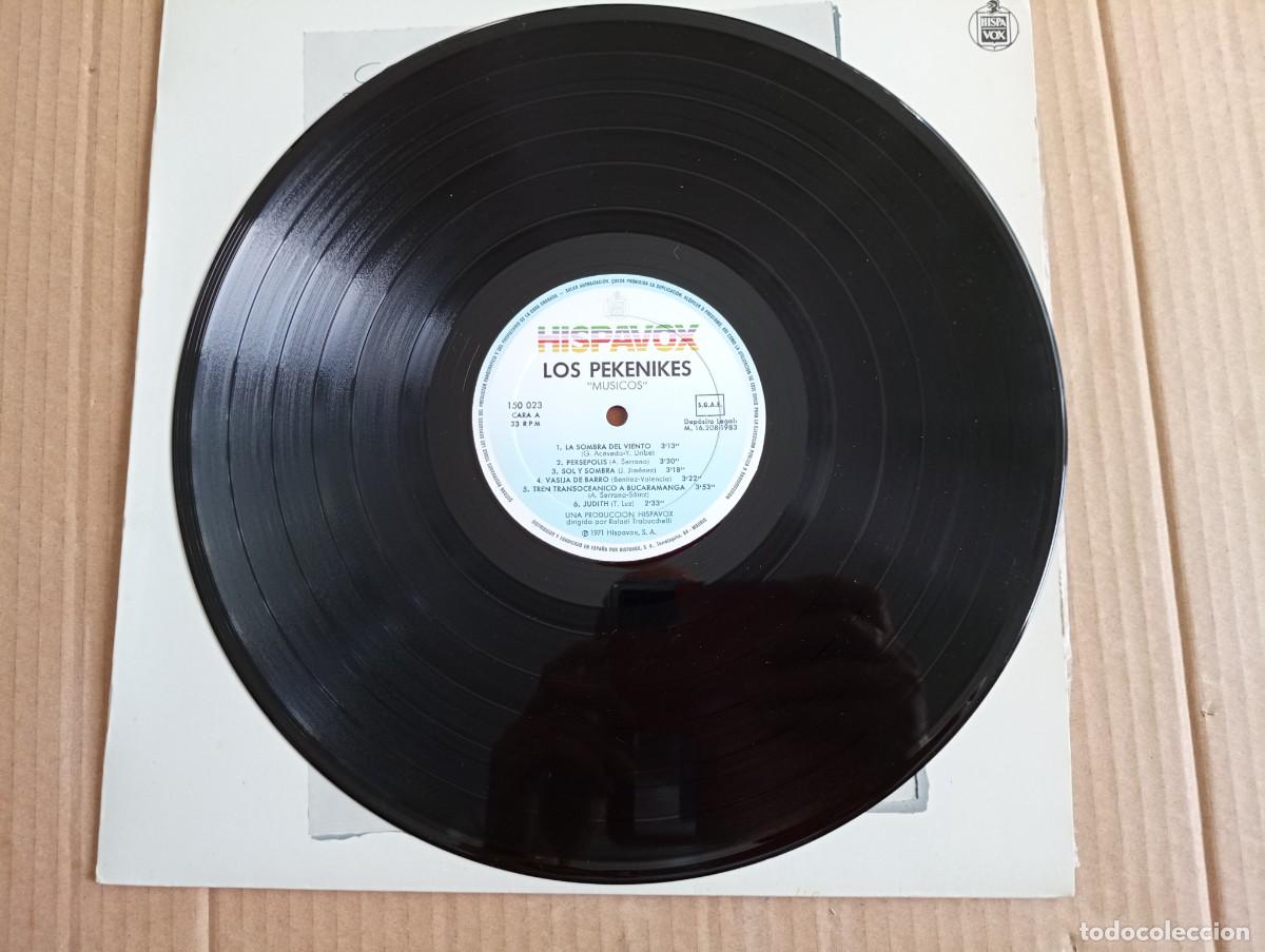 Discos de vinilo: LOS PEKENIKES &lrm;&ndash; Ss. Ss. Ss. Q. E. S. M. LP 1983 - Foto 3